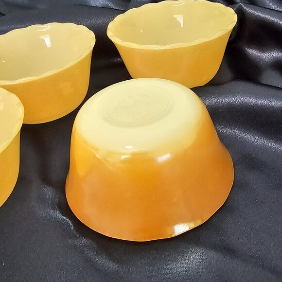 Vtg. FireKing Orange Custard Cups Scalloped Edge 4" Bowls Set of 4 MCM - Picture 3 of 3